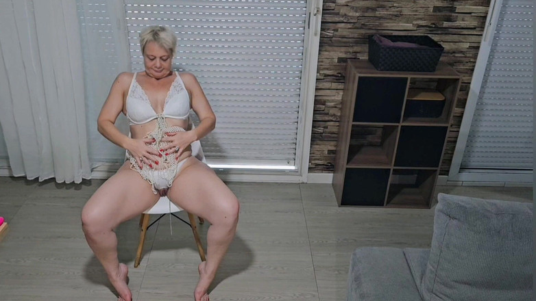Sofy13: Extras din următorul meu videoclip: Futut în cur și futut până sunt...