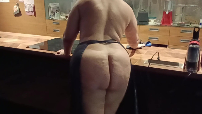 Natural-Woman-Silke: Di Restoran, Tite Keluar Dan Kaunter Dibersihkan