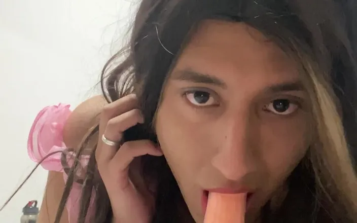 Natalia Valera: Natalia Putting a Condom Hands-free and Blowjob!