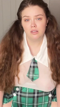 Velká krásná vysokoškolačka šuká profesora (