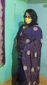 Sex Bhabhi Hot Dance for Lover and She Gift Her Pussy