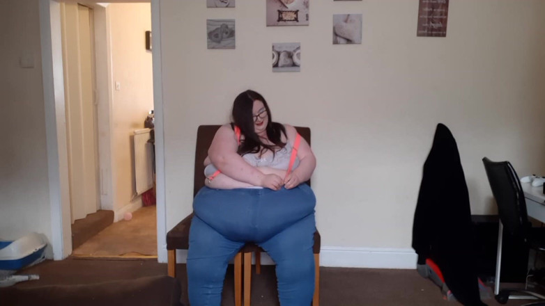 SSBBWLadyBrads: SSBBW è lei troppo grassa per i vestiti
