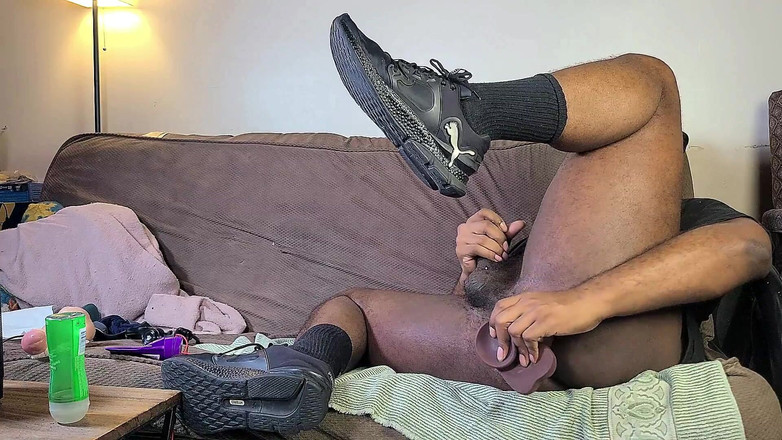 Blkbamaboi73: Streamer to bự đẹp trai tự đụ mình trong khi đập mạnh