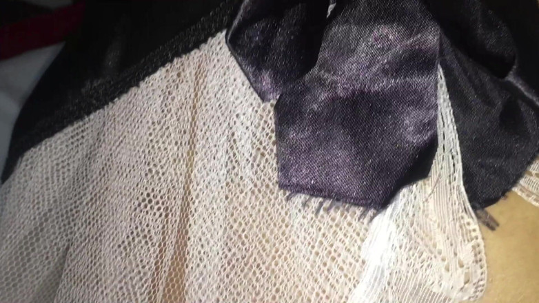 Carol and wife's shorts: Costume de femme domestique