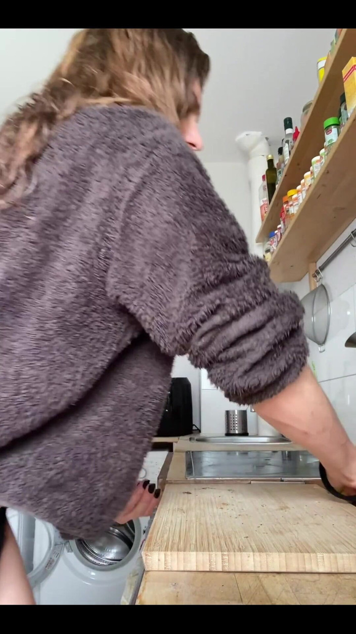 iamtonyrey: Ruim mijn appartement op met mij. Ik ben zo in...