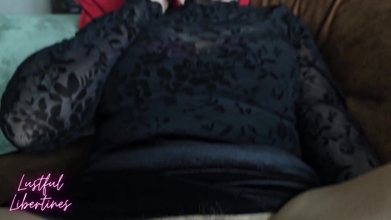 Lustful Libertines: Creampie stiefmoeder terwijl ze telefoonseks heeft