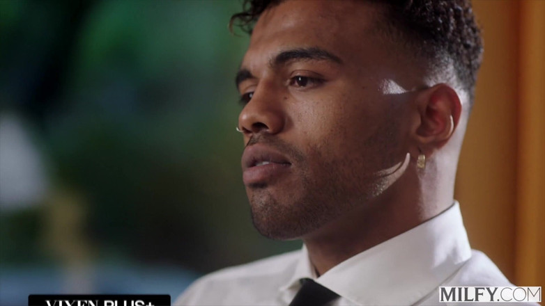 Milfy: Bà chủ yêu hậu môn máy bay bà già Cory...