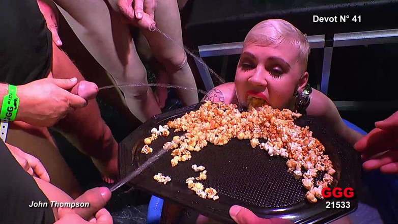 Casting GIRLS AND FIRST PORNO: İlk kez sidikli sakso ve döl yutan kızlar bukkake ggg...