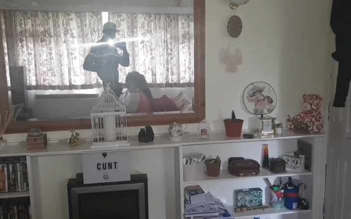 Real homemade BBW BBC porn: My Kness kouří velké černé péro se zavázanýma očima v oblečení...