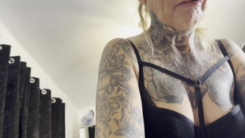 MattyFacial: Pipe en POV, baise et facial énorme - Emma la coquine