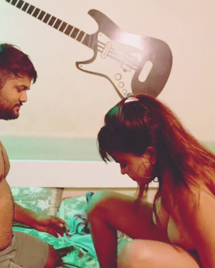 HOTKAMASUTRA: ラヴィはルクサールと胸を舐めて赤くなった