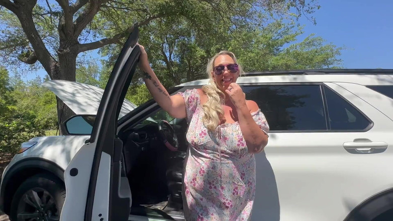 Venus Rising_Hotwife: Problemi in macchina Venus scopa uno sconosciuto che risolve la...