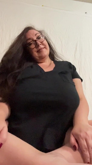 cutejayne: Cewek semok dengan toket besar ngungkap pelan-pelan