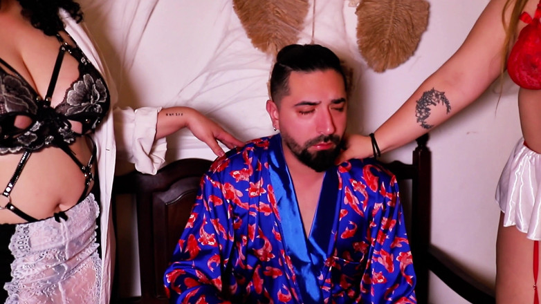 Eddie Queens: Одиночество две медсестры, по-видимому, лижут меня, чтобы забрать обиду