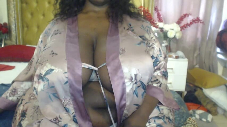 Legendary Booty Overdose: Stygg BBW Kåt och ensam hemma