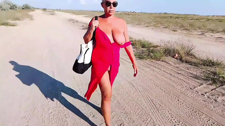 Crazyfamily 1970: Summer with Stepmom at the Sea
