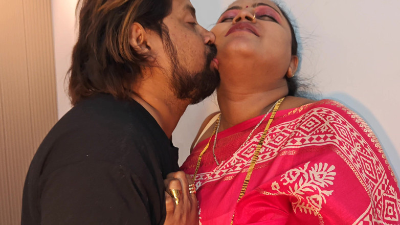 Desi Tina, Tuck Tuck, Shrimoyee: Desi Bhabhi Saw Her Step-stepbrother-in-law Having Sex in the Hotel....