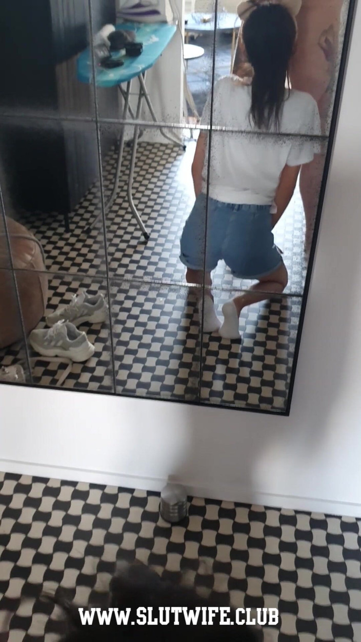 Slutwife Club: CFNM podrobení: Candie Cross klečí a hltá mého ptáka dychtivou...