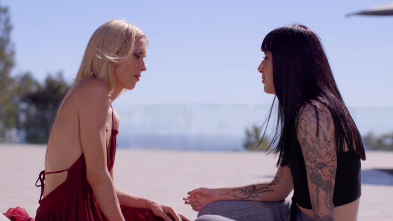 SweetheartVideo: Strap It on