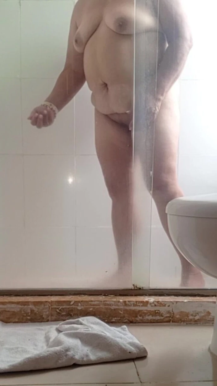 Milfta boohot: With My Stepmother in the Shower Ricas Tetas Grandes