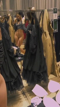 Teen Beauty Masturbating in the Fitting Room