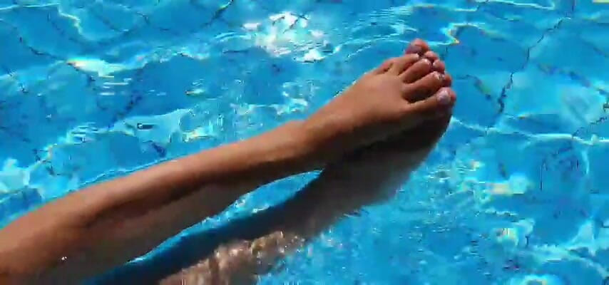 Fetish intimmedia: Very horny in beach