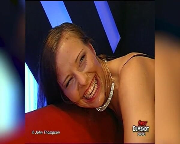 GGG John Thompson OLD STYLE: Ggg John Thompson - Loira Gostosa chupa e cavalga paus enormes