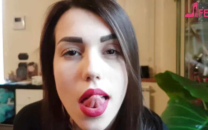 Smokin Fetish: Smoking in close up with a beautiful girl
