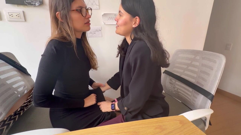 scarlettandc: Follando a Mi Compañera Del Trabajo