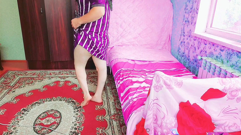 Kitty_Cross: Nieodparty Crossdresser Powoli bawi się swoimi ładnymi włosami