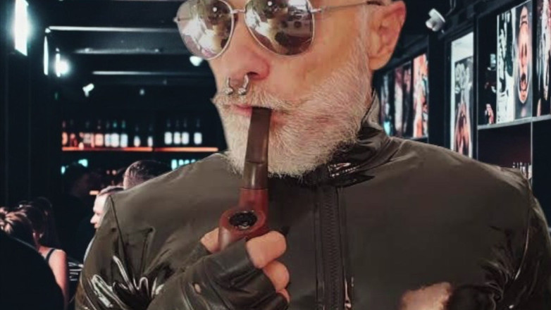 MusclesCigarsFFPig: Essai De Collier Par Papa Fétiche