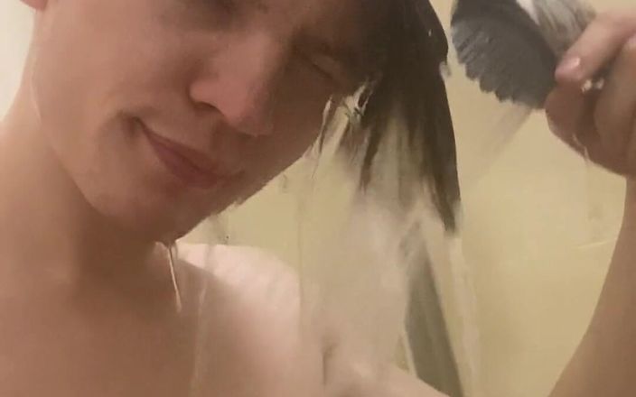 Rushlight Dante: Bara jag i dusch försök vara så sexig