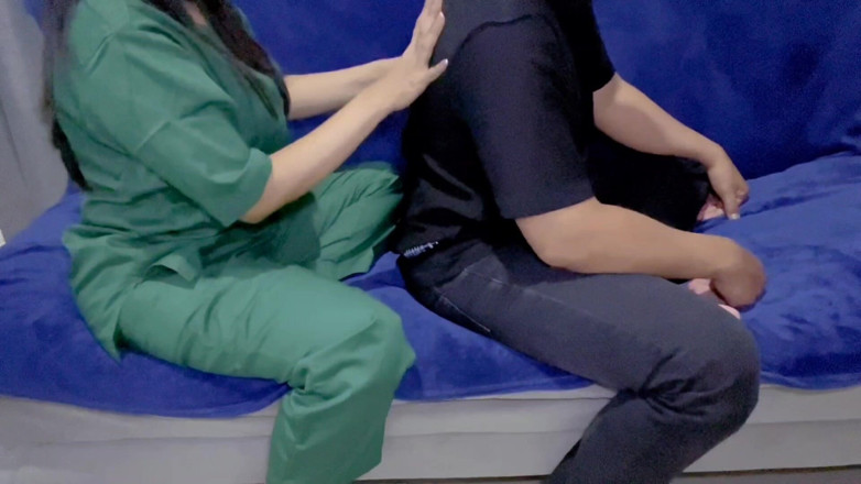 Bintang hyper: Pijatan Suster Bikin Horny Dokter