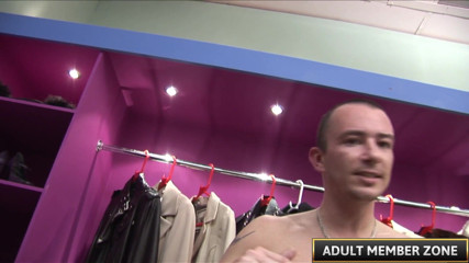 Adult Member Zone: Skupinový sex s policisty v obchodě s obuví