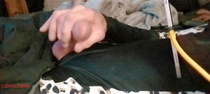 Feeling sexy today crosdressing: Cdmichelle purtând costum de elastan se masturbează