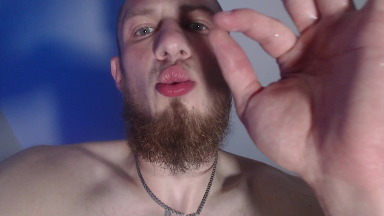 Hunky time: Alpha zeigt seinen arsch, seine haarigen eier und sperma.