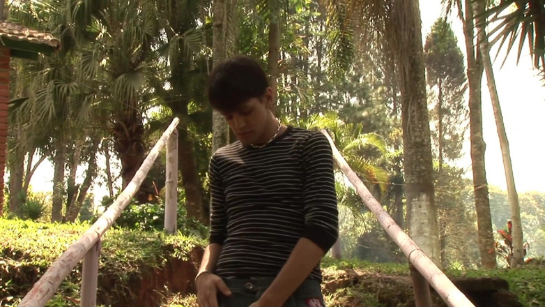 Male Dream: Latinska twink slår i solen