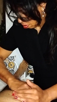 Mature Masseuse Gives a Wonderful Blowjob