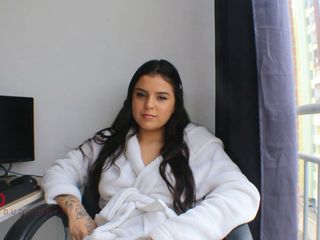 Venezuela sis: मेरी सौतेली बहन पूरे विश्वविद्यालय को दिखाती है कि वह लेस्बियन नहीं है - स्पेनिश में पोर्न