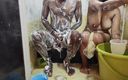 Sexy sonali: Nagi indyjski chłopak i dziewczyna kąpiel