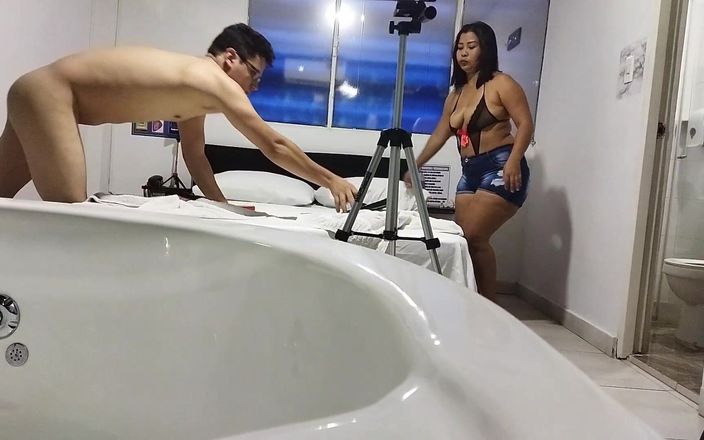 Milf latina n destefi: Sexo con mi madrastra después de la ducha y lo...