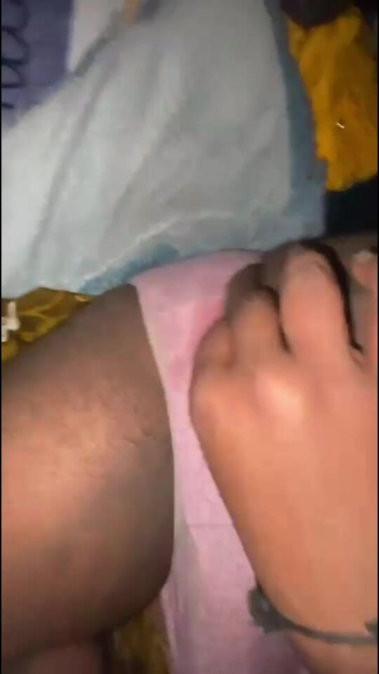 DominantSnowball44: Ibu tiri berpantat besar