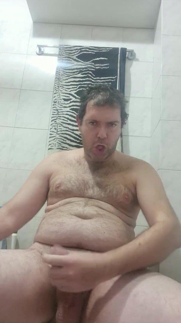 Mirko2589: Grosso cazzo in bagno