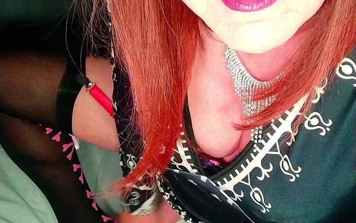 Emma Browne: Trans pelirroja tetona juega