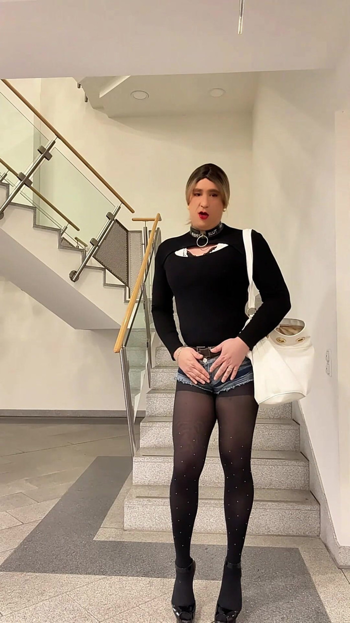 SissyDaniella: Sissy v kanceláři