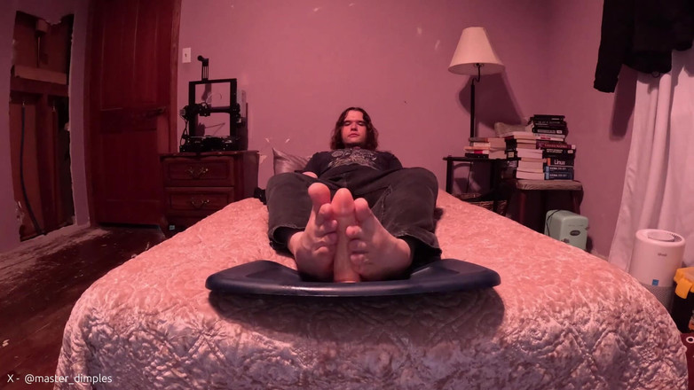 Mr Dimples: Я роблю своєму ділдо дрочку ногами