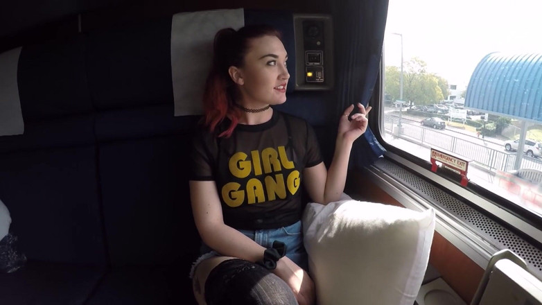 Hefburg: Am fost futută într-un tren!