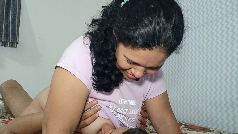 Valkyrie and Luigy Couple: Zralá přítelkyně bohatá na koni, miluje jezdit na jejím ptákovi