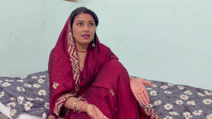 Hotty_ragini: Yeni evli kız kocasının erkek kardeşiyle seks yapıyor