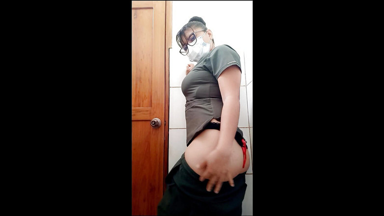 Martin13: 最近的新丑闻！！肮脏的老清洁女工在她的工作场所制作自制色情片